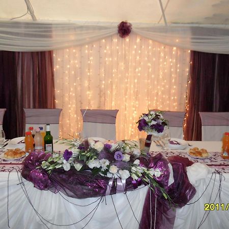 Bed and Breakfast Kálmán Panzió Szeged Esterno foto